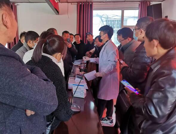 云唐技術(shù)人員在沂南縣農(nóng)業(yè)局進(jìn)行農(nóng)藥殘留檢測儀培訓(xùn)